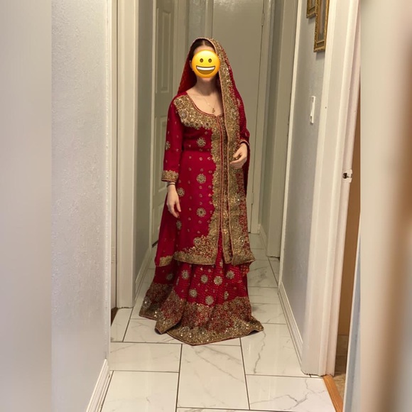 Pakistani Wedding Gown / Dress - Picture 4 of 11